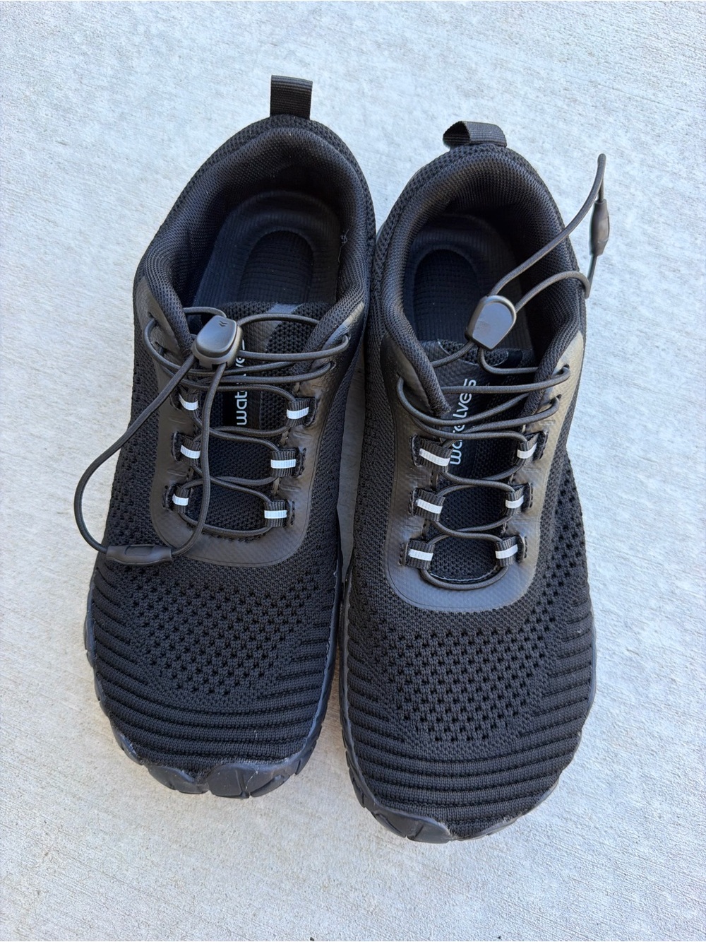 Black water shoes